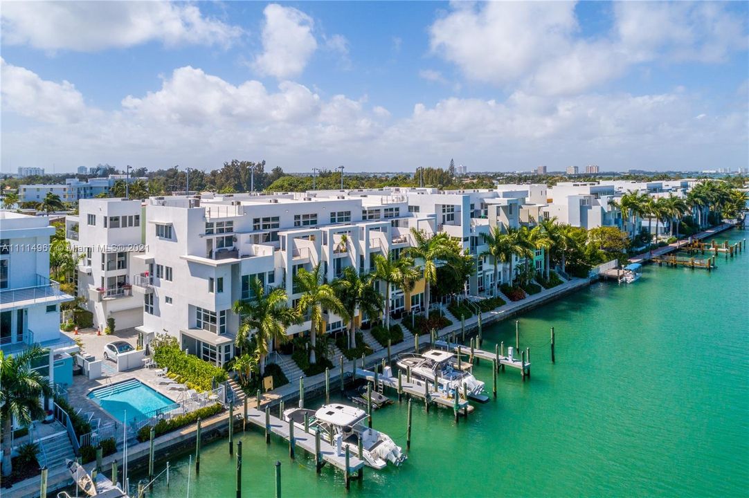 Recently Sold: $1,775,000 (4 beds, 4 baths, 2504 Square Feet)