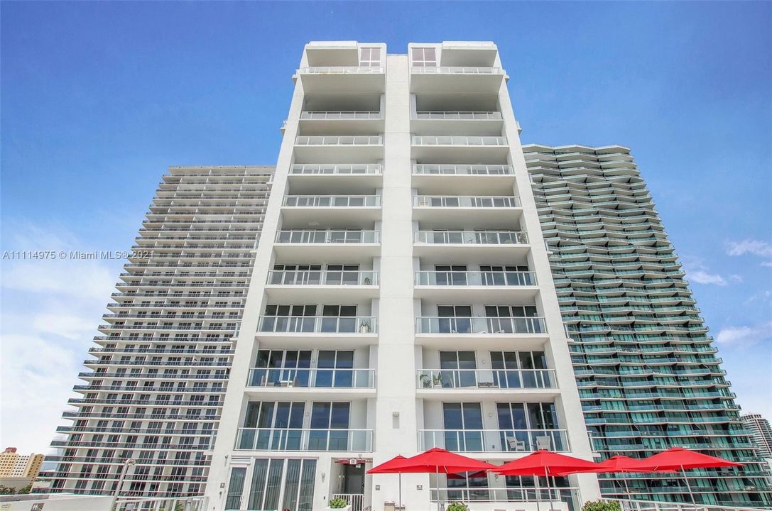 Recently Sold: $447,000 (1 beds, 1 baths, 772 Square Feet)