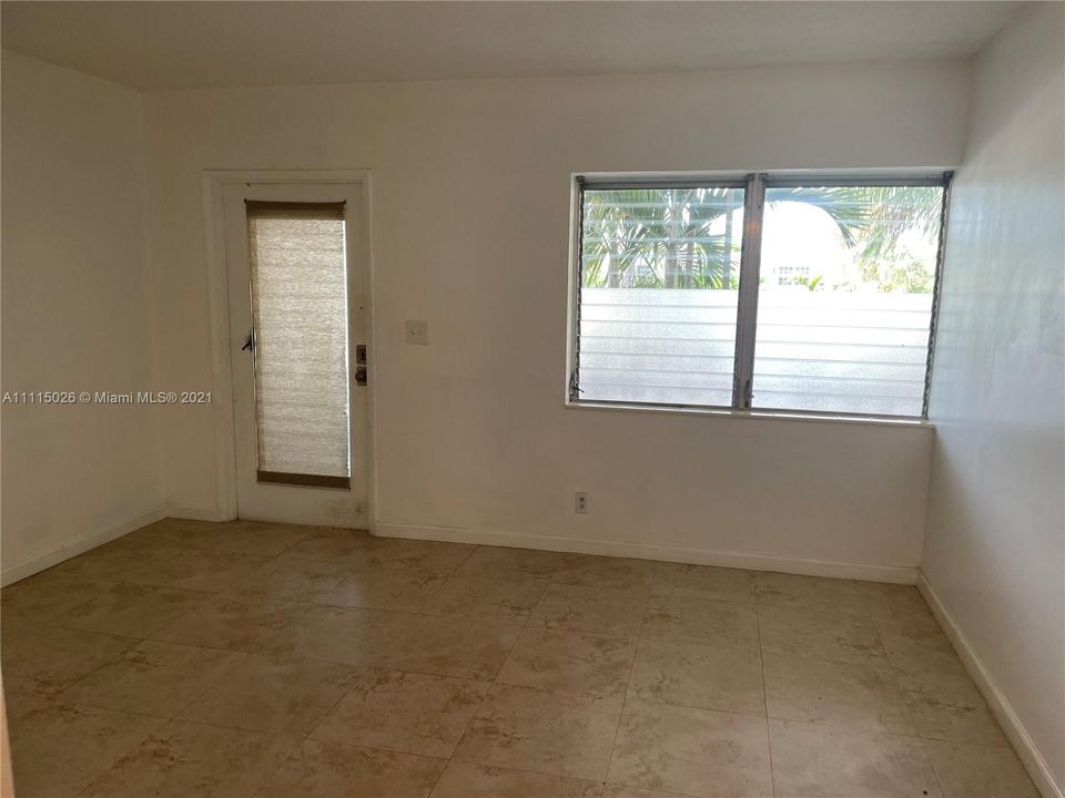 Recently Sold: $150,000 (2 beds, 1 baths, 839 Square Feet)