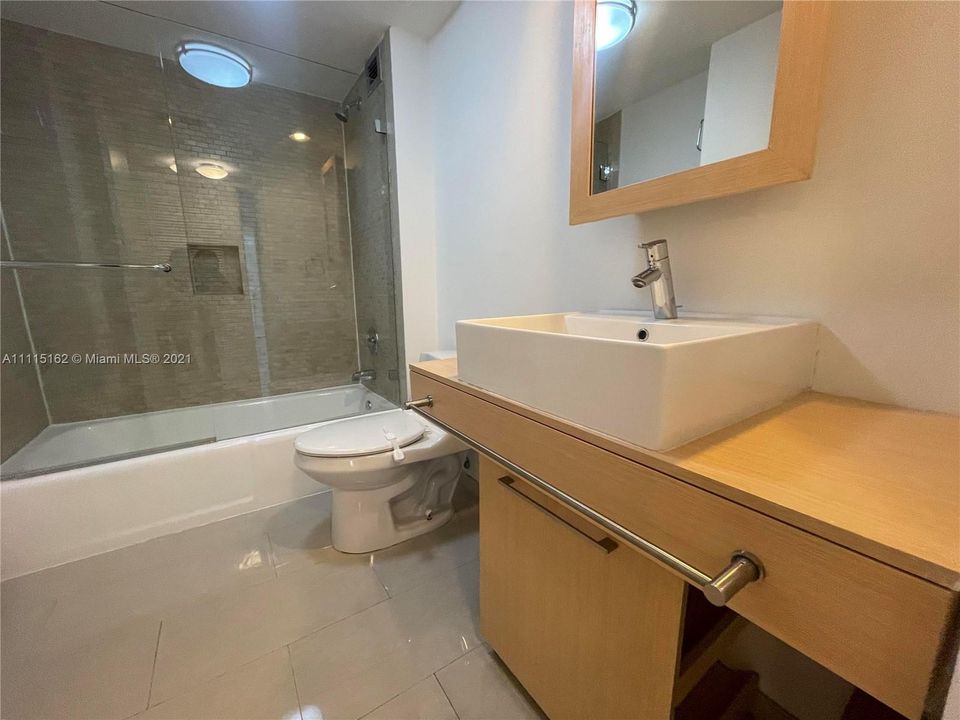 Recently Sold: $545,000 (2 beds, 2 baths, 1316 Square Feet)