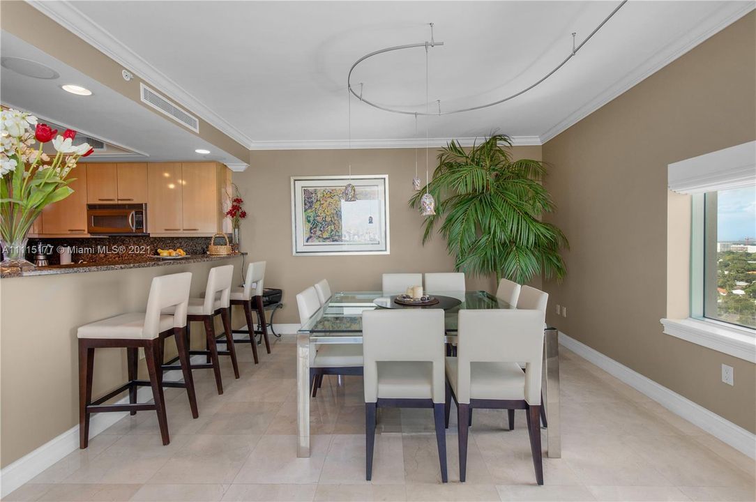 Recently Sold: $1,350,000 (2 beds, 2 baths, 1831 Square Feet)