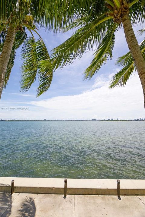 Recently Rented: $4,500 (2 beds, 2 baths, 1368 Square Feet)