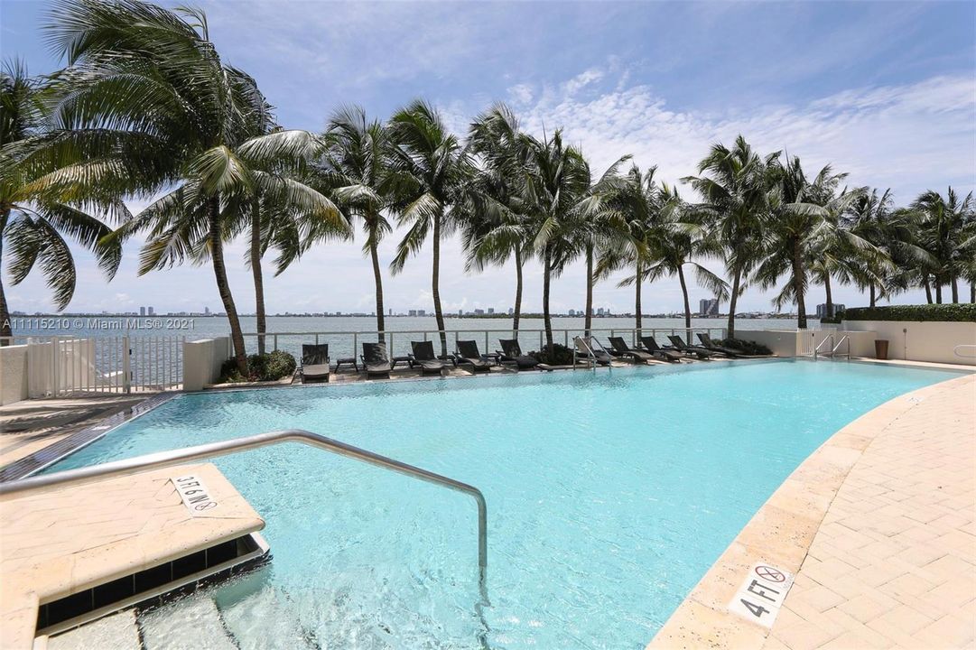 Recently Rented: $4,500 (2 beds, 2 baths, 1368 Square Feet)