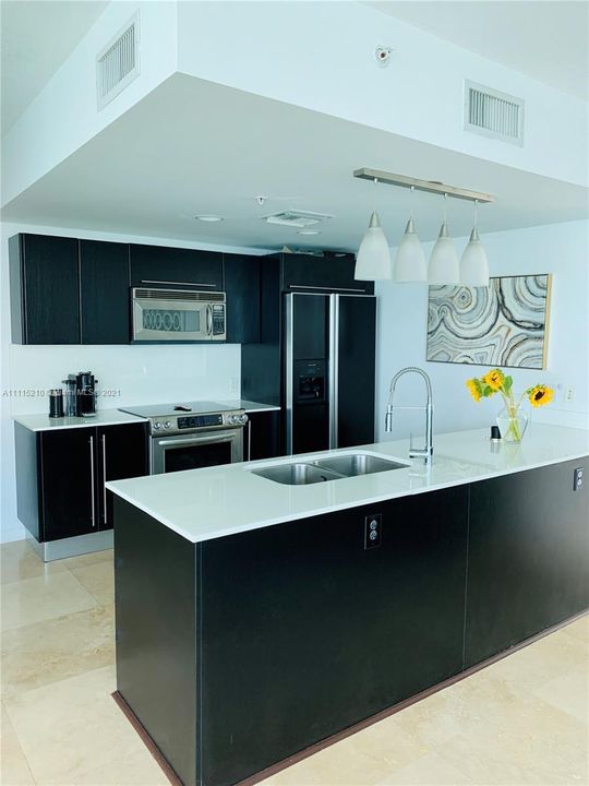 Recently Rented: $4,500 (2 beds, 2 baths, 1368 Square Feet)