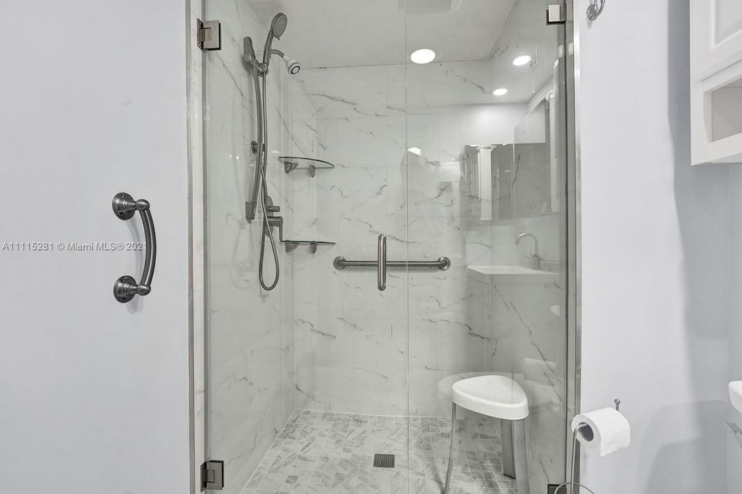 最近售出: $420,000 (2 贝兹, 2 浴室, 1200 平方英尺)