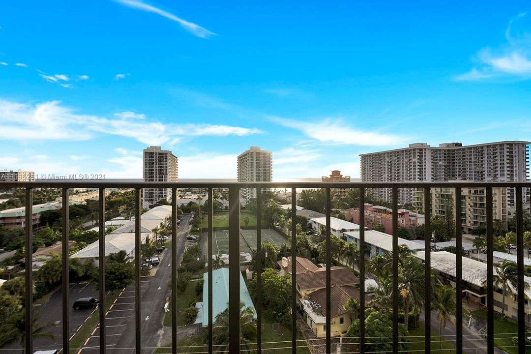Recently Sold: $420,000 (2 beds, 2 baths, 1200 Square Feet)