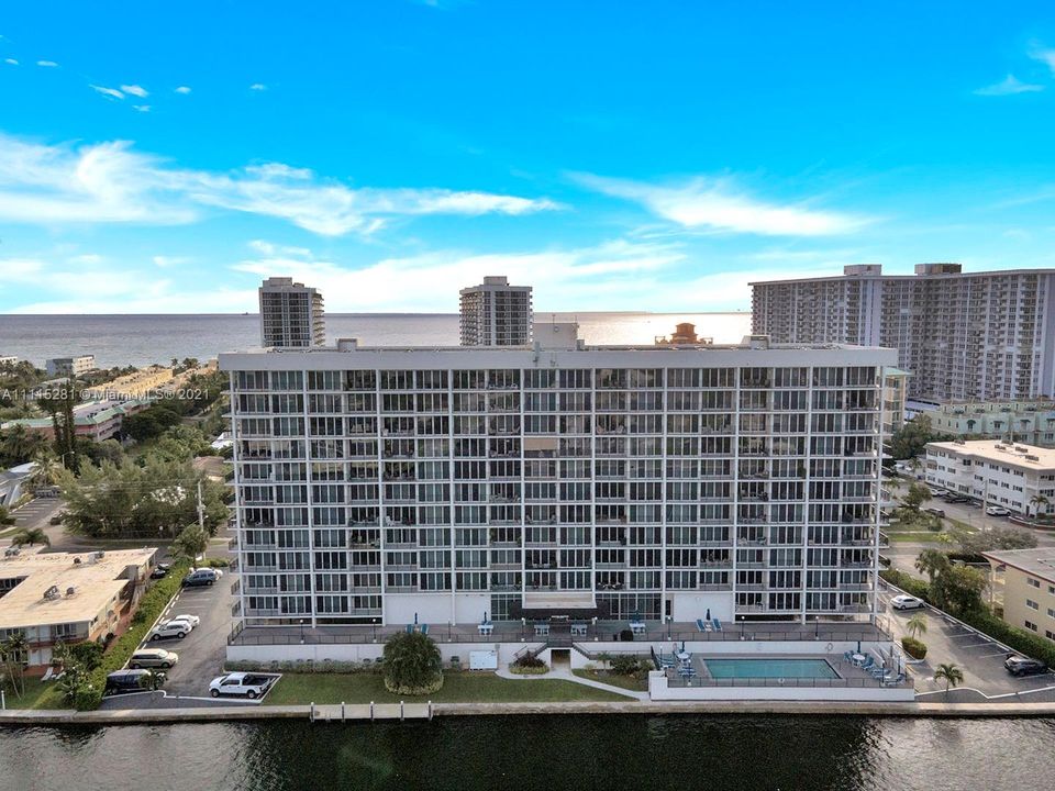 Recently Sold: $420,000 (2 beds, 2 baths, 1200 Square Feet)