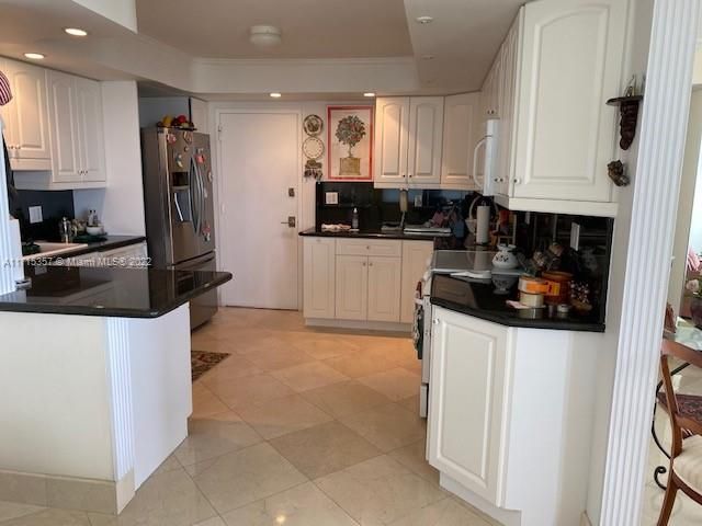 Recently Sold: $1,699,000 (2 beds, 2 baths, 1350 Square Feet)