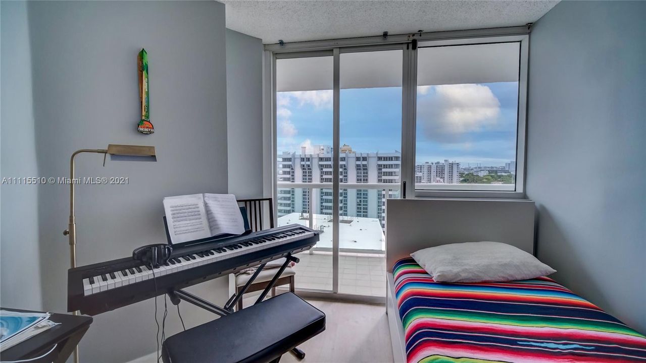 Recently Sold: $789,000 (2 beds, 2 baths, 1200 Square Feet)