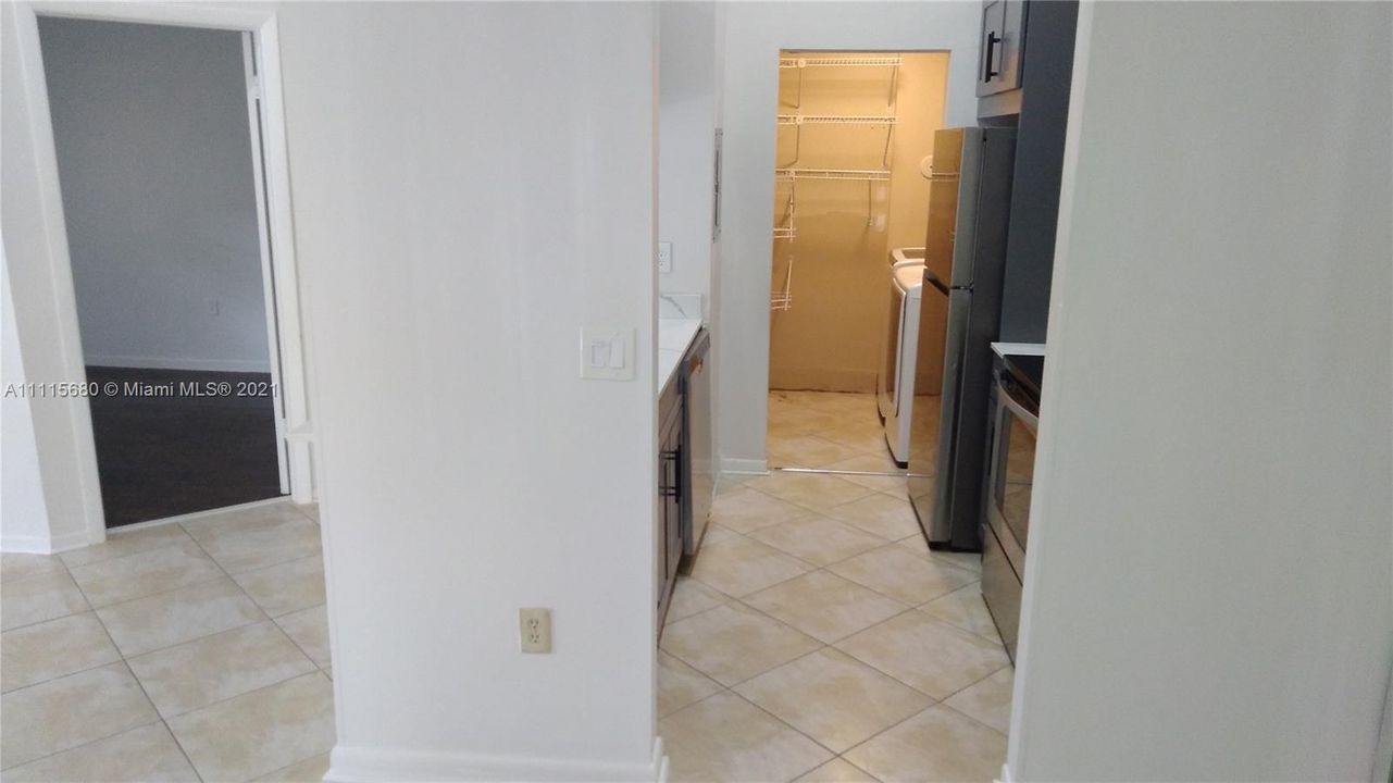 Recently Rented: $2,050 (2 beds, 2 baths, 954 Square Feet)
