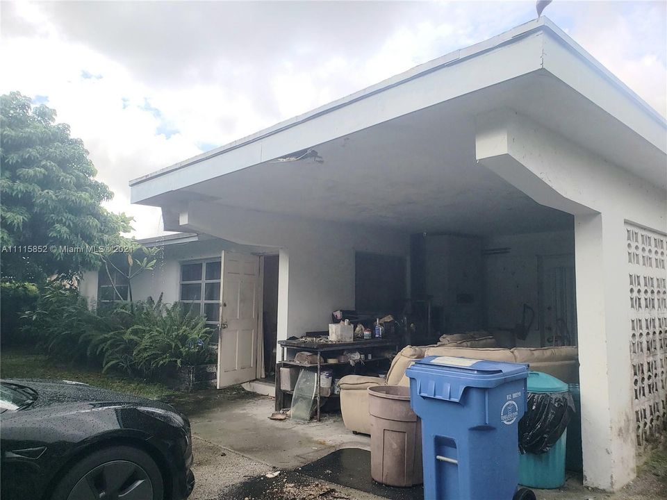 Vendido Recientemente: $325,000 (4 camas, 2 baños, 1438 Pies cuadrados)