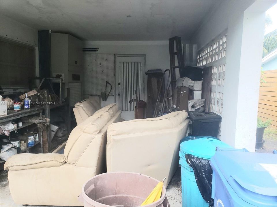 Vendido Recientemente: $325,000 (4 camas, 2 baños, 1438 Pies cuadrados)