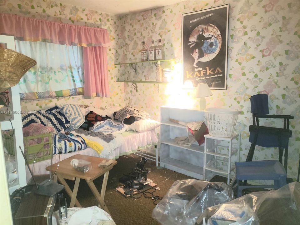 Vendido Recientemente: $325,000 (4 camas, 2 baños, 1438 Pies cuadrados)