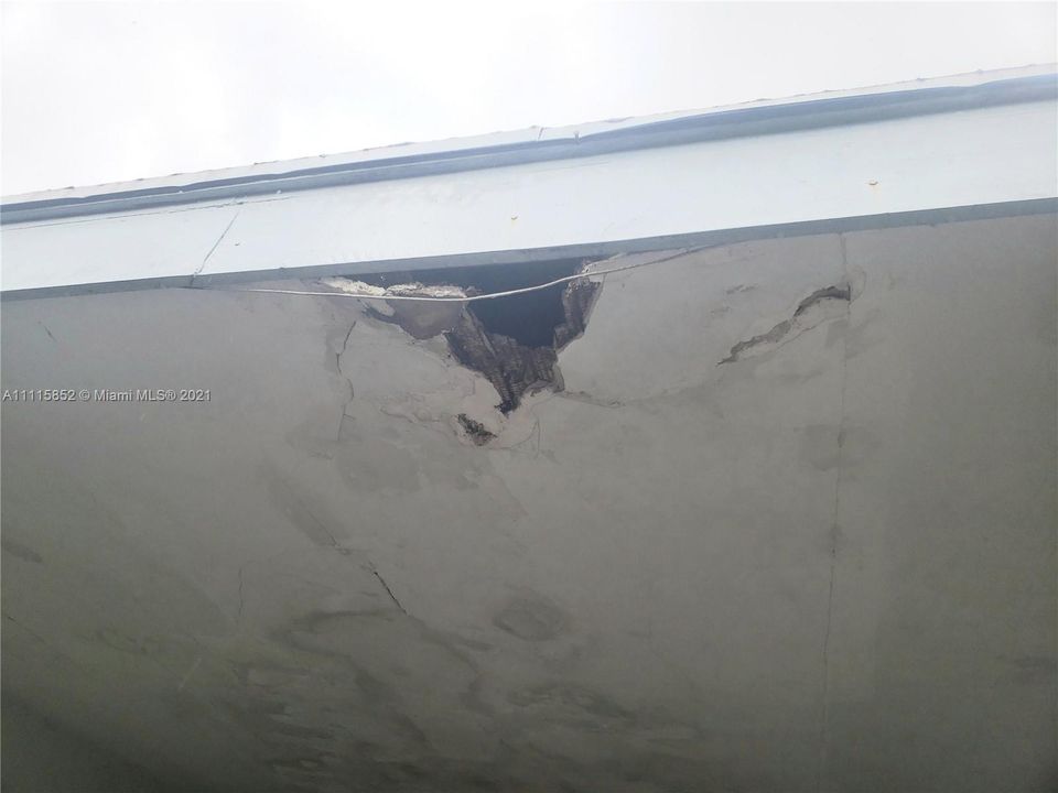 Vendido Recientemente: $325,000 (4 camas, 2 baños, 1438 Pies cuadrados)