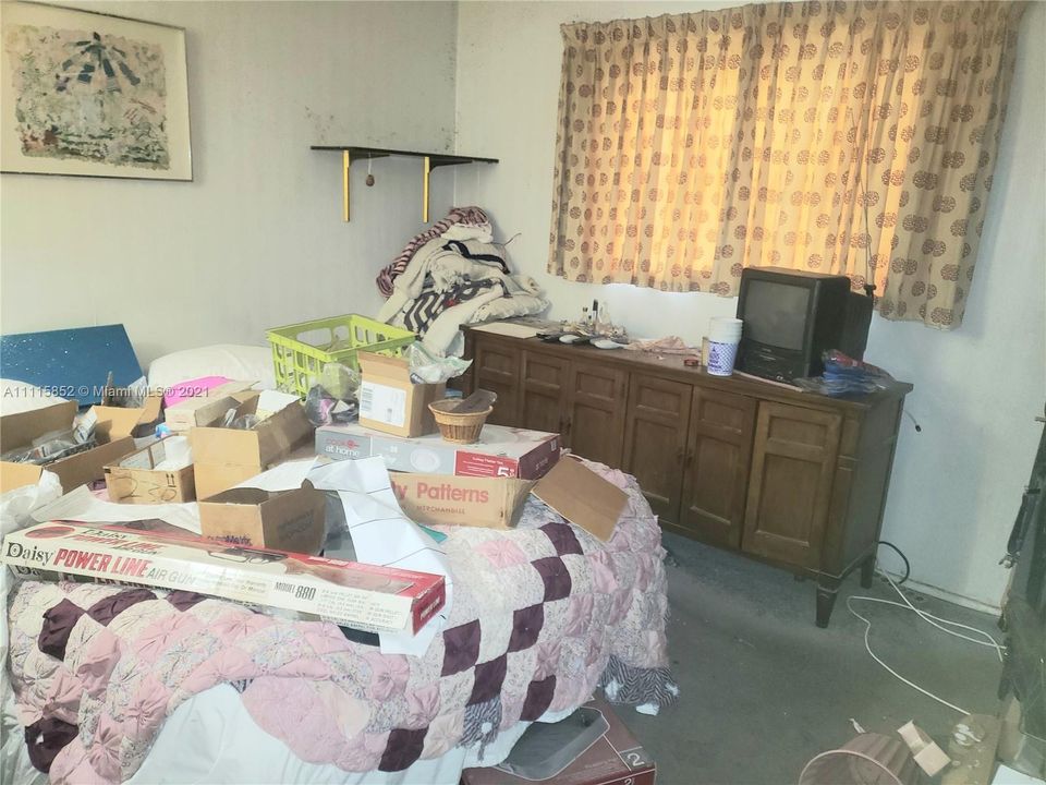 Vendido Recientemente: $325,000 (4 camas, 2 baños, 1438 Pies cuadrados)
