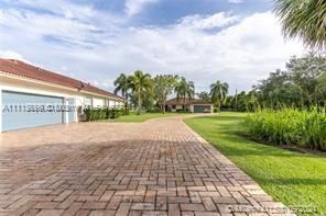 Recientemente alquilado: $5,500 (5 camas, 4 baños, 4393 Pies cuadrados)