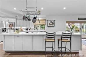 Recientemente alquilado: $5,500 (5 camas, 4 baños, 4393 Pies cuadrados)