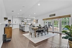 Recientemente alquilado: $5,500 (5 camas, 4 baños, 4393 Pies cuadrados)