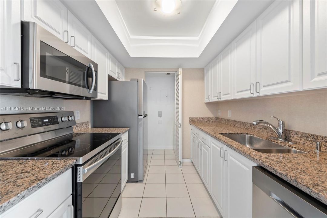 Recently Sold: $499,000 (1 beds, 1 baths, 783 Square Feet)