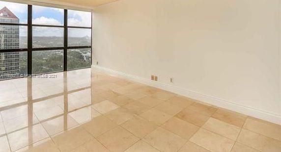 Recently Sold: $560,000 (2 beds, 2 baths, 1424 Square Feet)