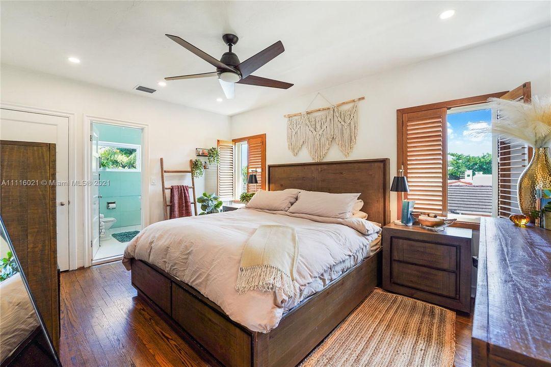 Recently Sold: $798,000 (3 beds, 2 baths, 1506 Square Feet)