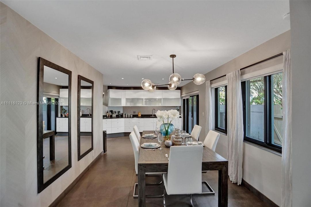 Recently Sold: $725,000 (2 beds, 2 baths, 1775 Square Feet)