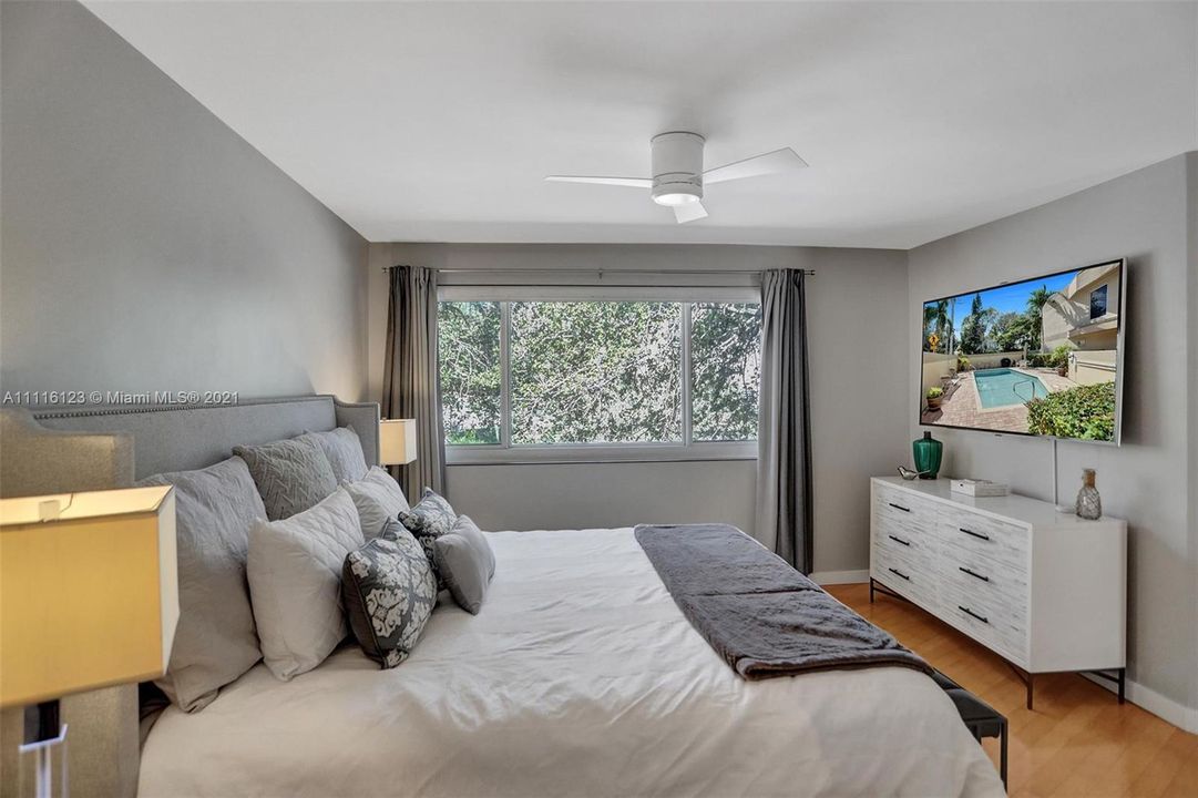 Recently Sold: $725,000 (2 beds, 2 baths, 1775 Square Feet)