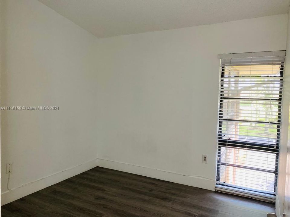 最近租的: $2,200 (2 贝兹, 2 浴室, 1006 平方英尺)