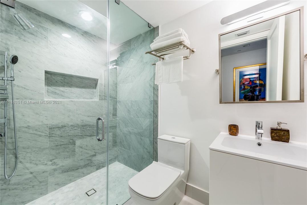 最近租的: $20,000 (2 贝兹, 2 浴室, 1429 平方英尺)