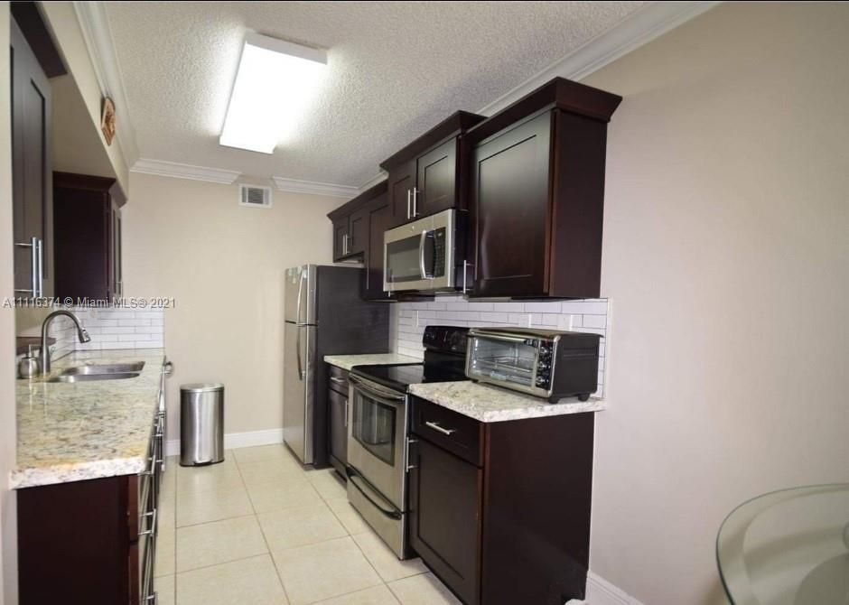 Recently Rented: $1,800 (1 beds, 1 baths, 899 Square Feet)