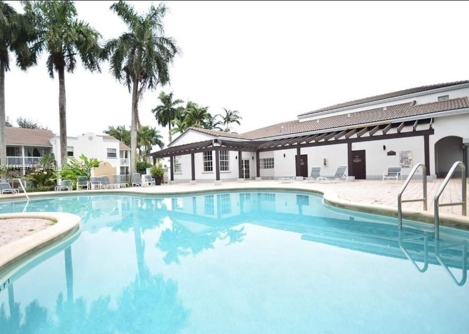 Recently Rented: $1,800 (1 beds, 1 baths, 899 Square Feet)