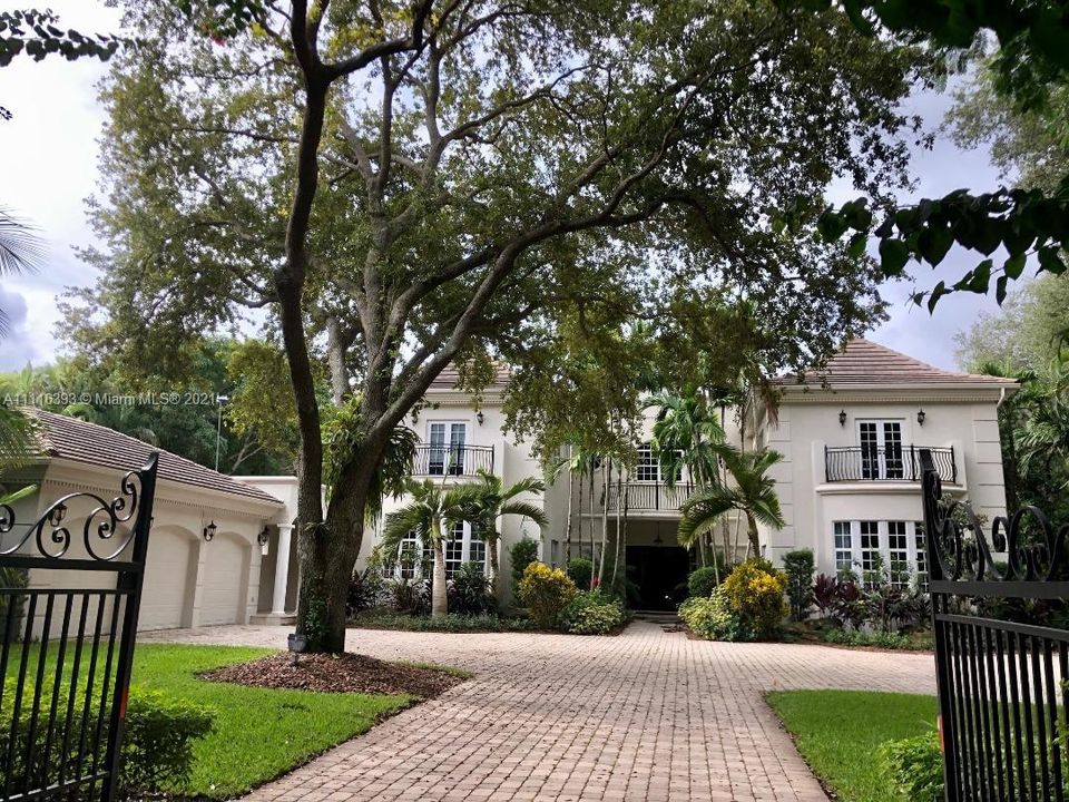Recently Sold: $4,500,000 (7 beds, 8 baths, 8925 Square Feet)