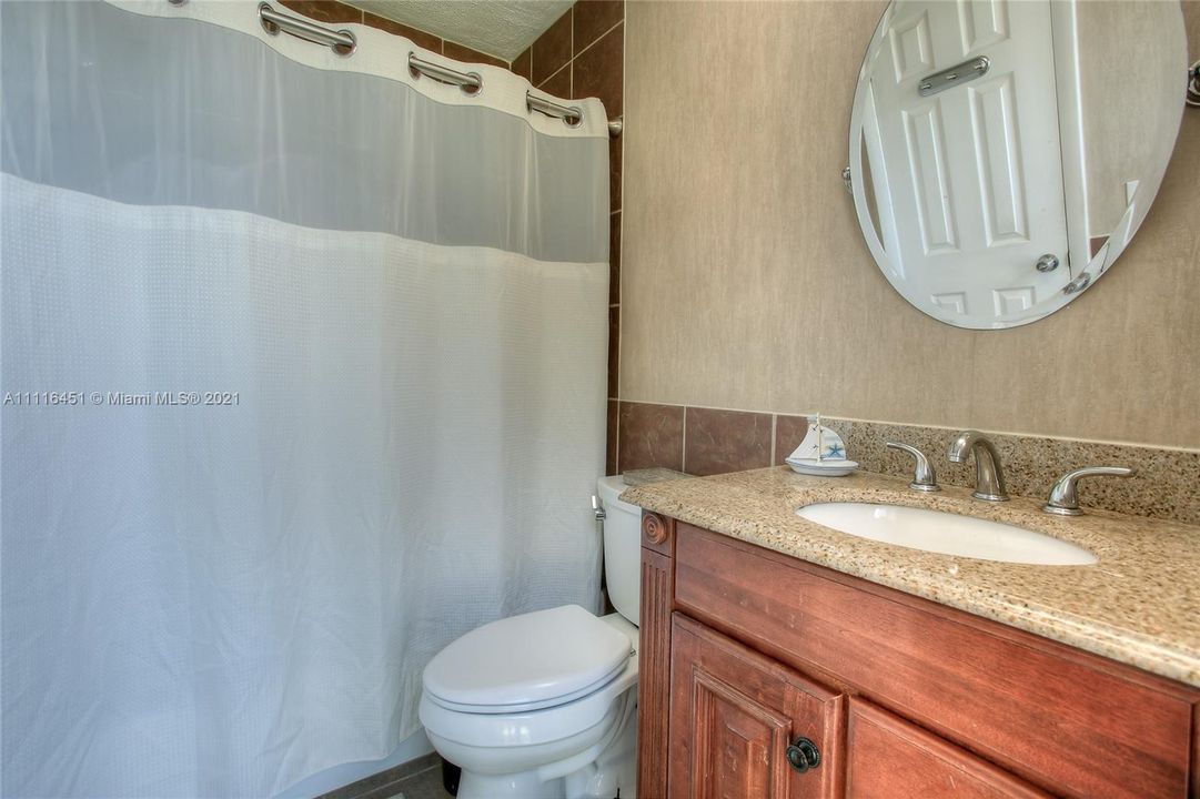 最近售出: $445,000 (3 贝兹, 2 浴室, 1426 平方英尺)