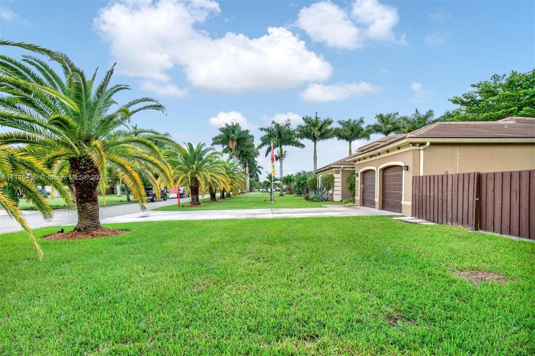 Recently Sold: $645,000 (4 beds, 2 baths, 2366 Square Feet)