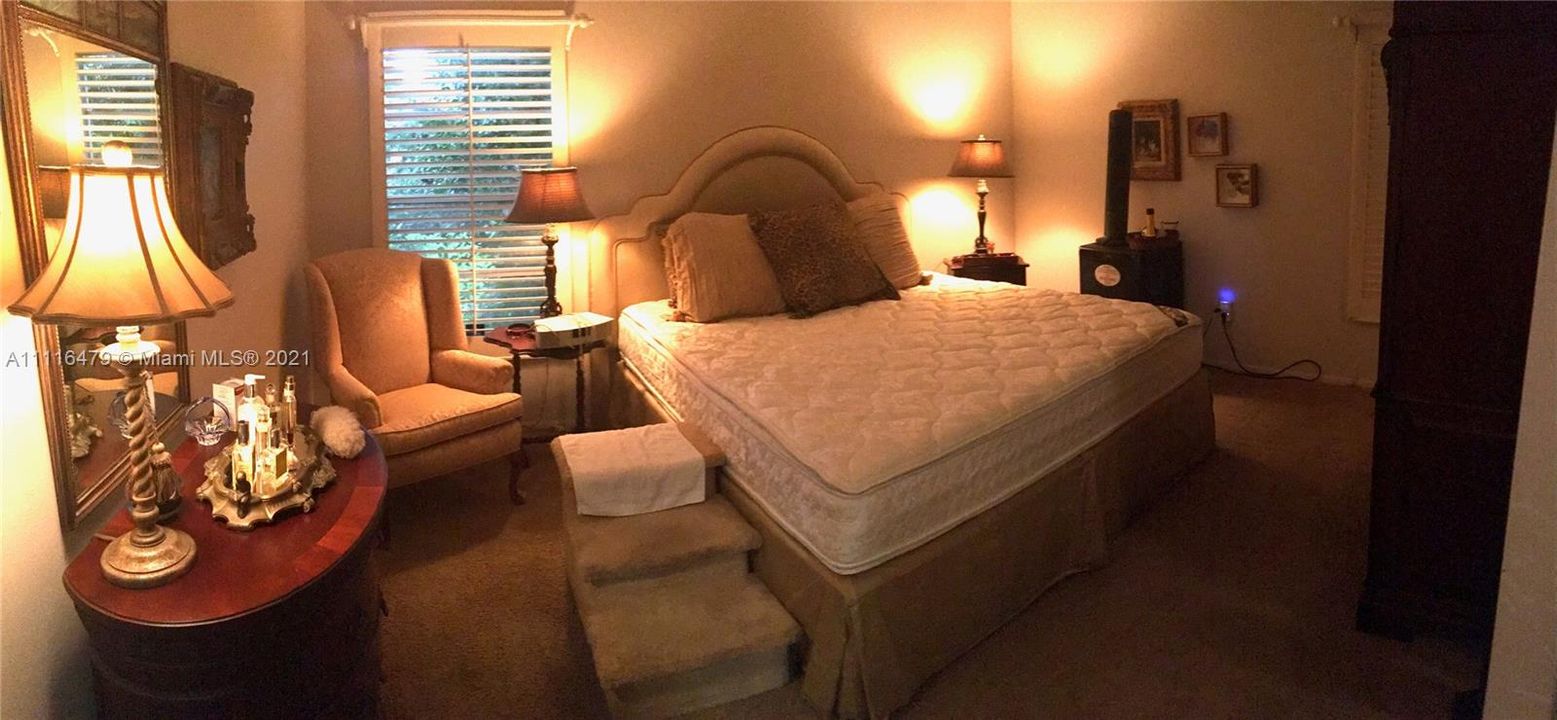 Recently Sold: $350,000 (3 beds, 2 baths, 1785 Square Feet)