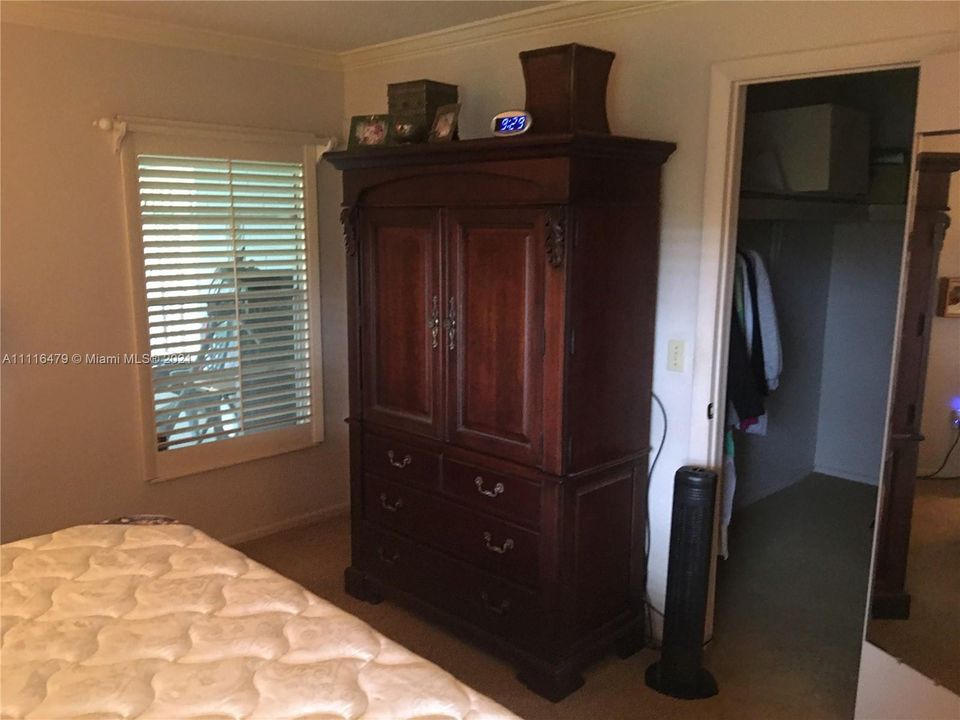 Recently Sold: $350,000 (3 beds, 2 baths, 1785 Square Feet)