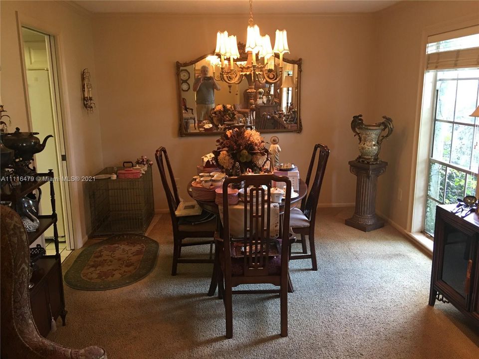 Recently Sold: $350,000 (3 beds, 2 baths, 1785 Square Feet)