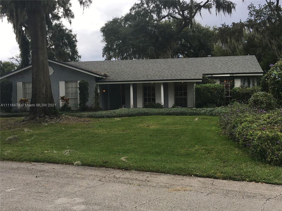 Recently Sold: $350,000 (3 beds, 2 baths, 1785 Square Feet)