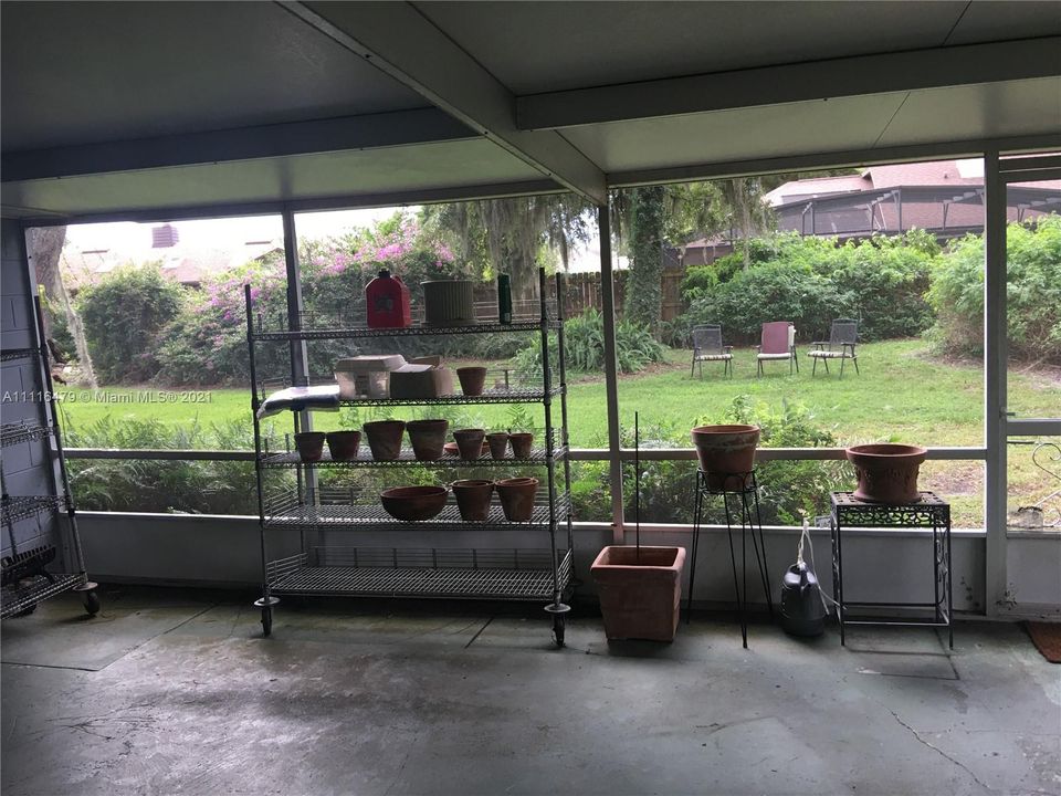 Recently Sold: $350,000 (3 beds, 2 baths, 1785 Square Feet)