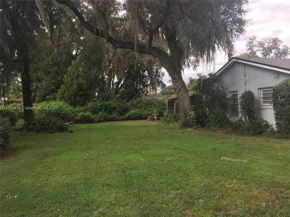 Recently Sold: $350,000 (3 beds, 2 baths, 1785 Square Feet)