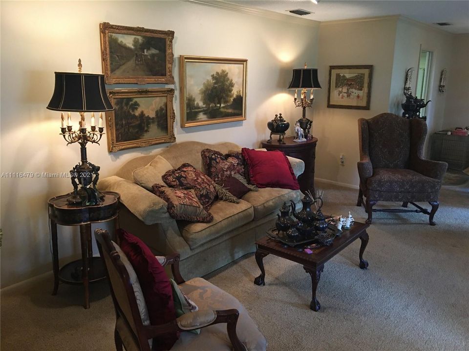 Recently Sold: $350,000 (3 beds, 2 baths, 1785 Square Feet)