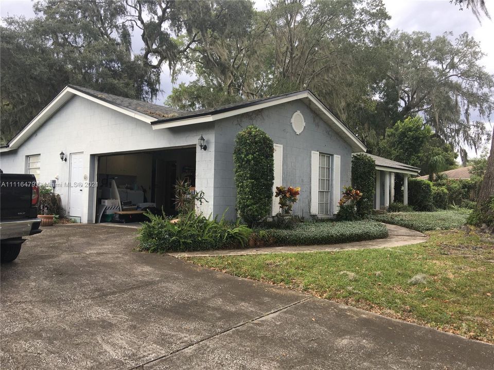 Recently Sold: $350,000 (3 beds, 2 baths, 1785 Square Feet)