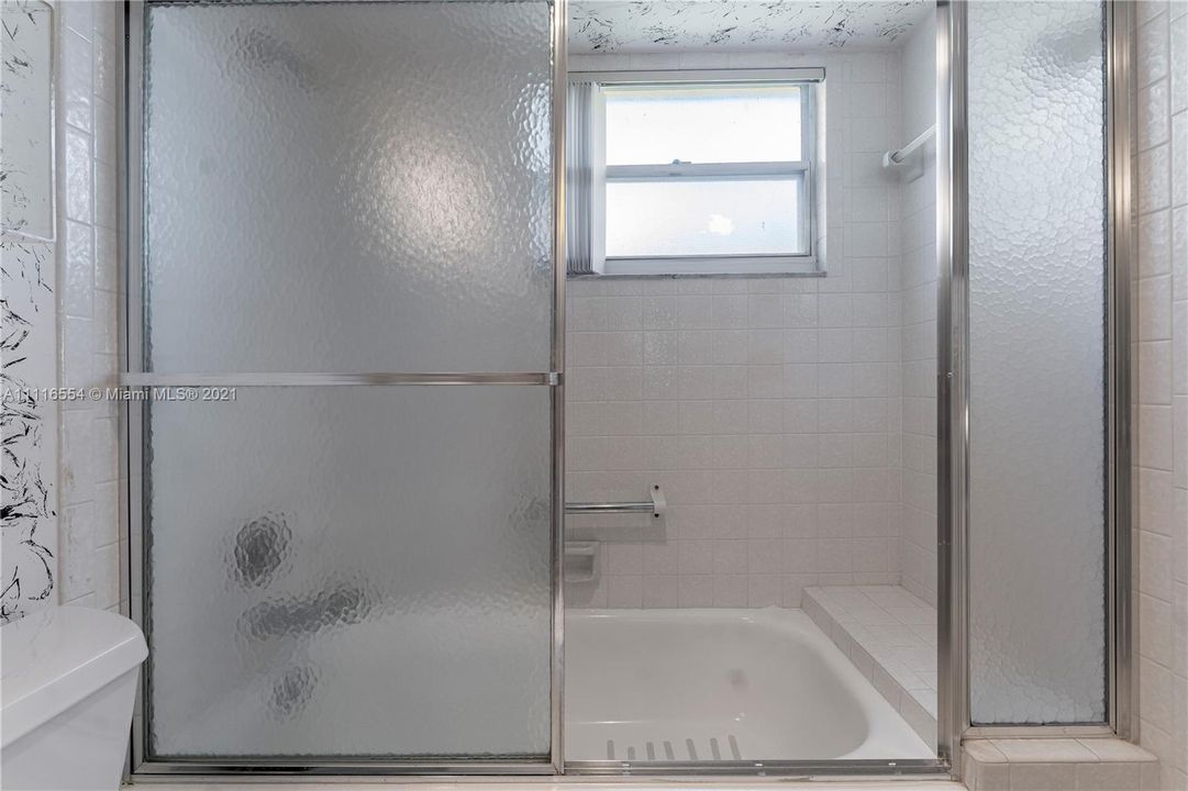 最近售出: $164,800 (2 贝兹, 2 浴室, 1291 平方英尺)