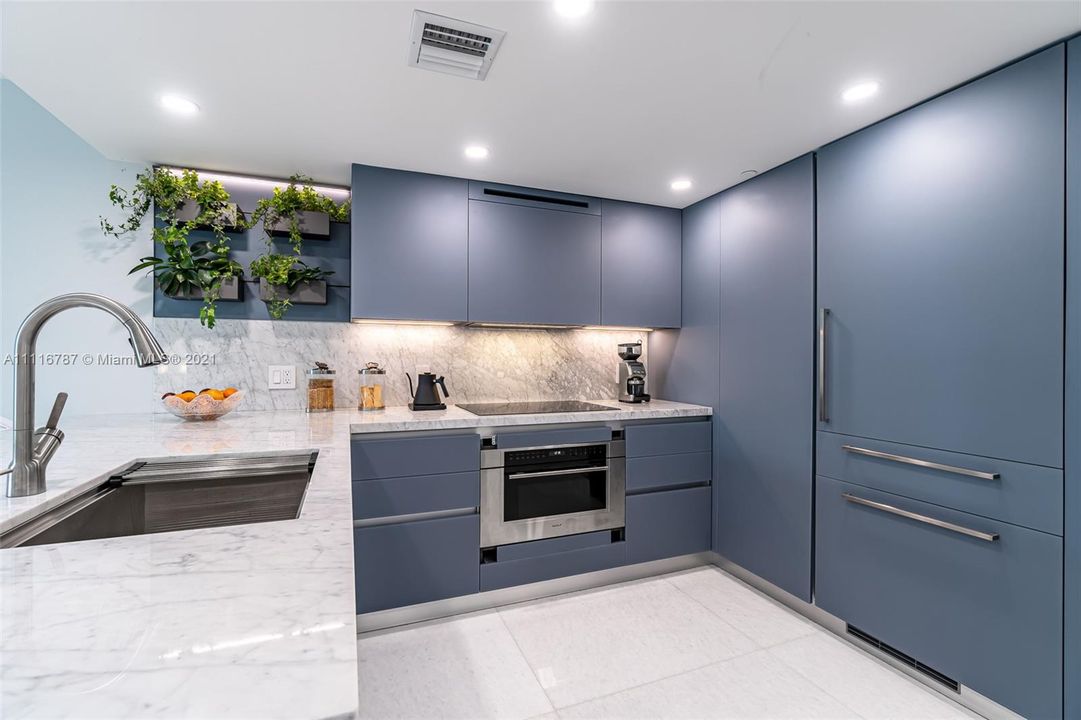 Recently Sold: $500,000 (1 beds, 1 baths, 791 Square Feet)