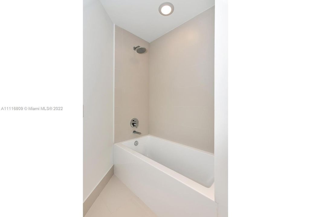 Недавно продано: $750,000 (3 спален, 2 ванн, 1152 Квадратных фут)