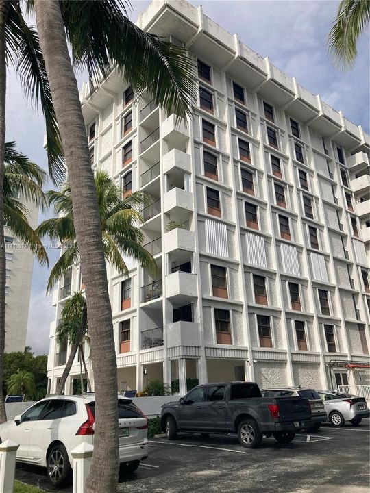 Recently Sold: $725,000 (1 beds, 2 baths, 1025 Square Feet)