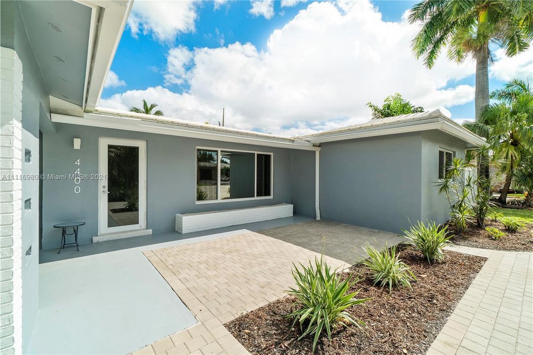 Recently Sold: $649,999 (3 beds, 2 baths, 1477 Square Feet)