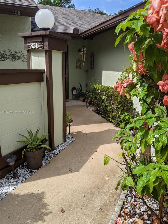 最近租的: $1,500 (2 贝兹, 2 浴室, 1120 平方英尺)