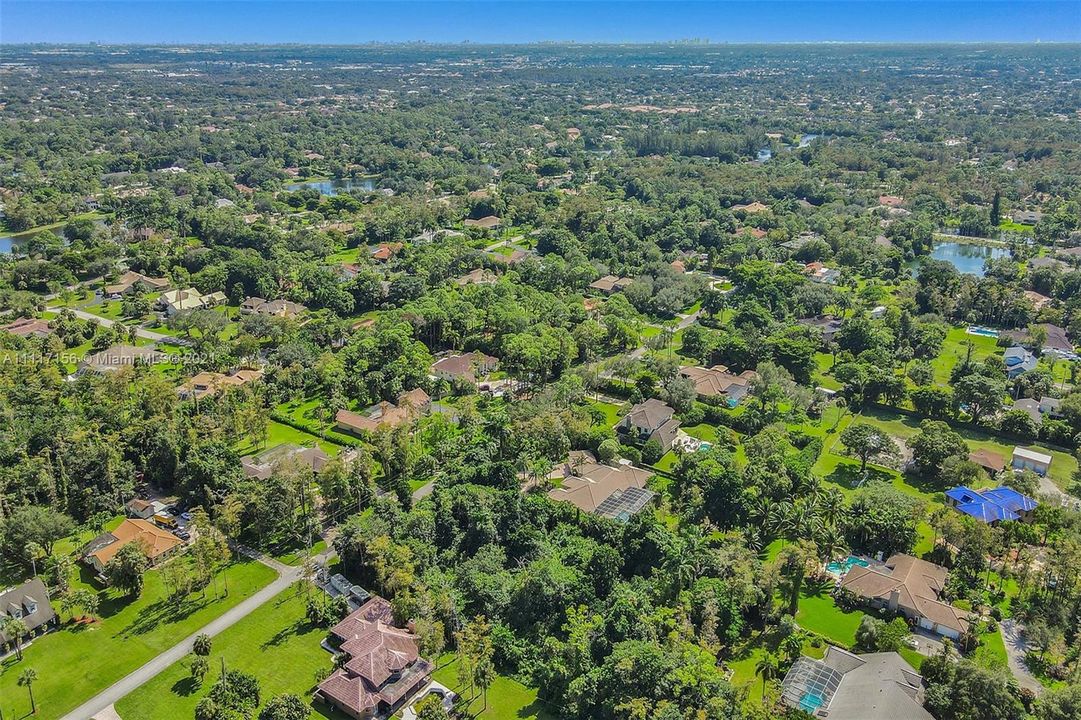 最近售出: $575,000 (1.25 acres)