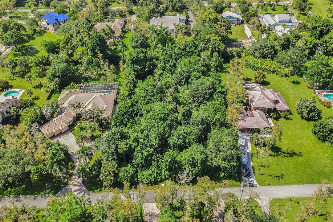 最近售出: $575,000 (1.25 acres)